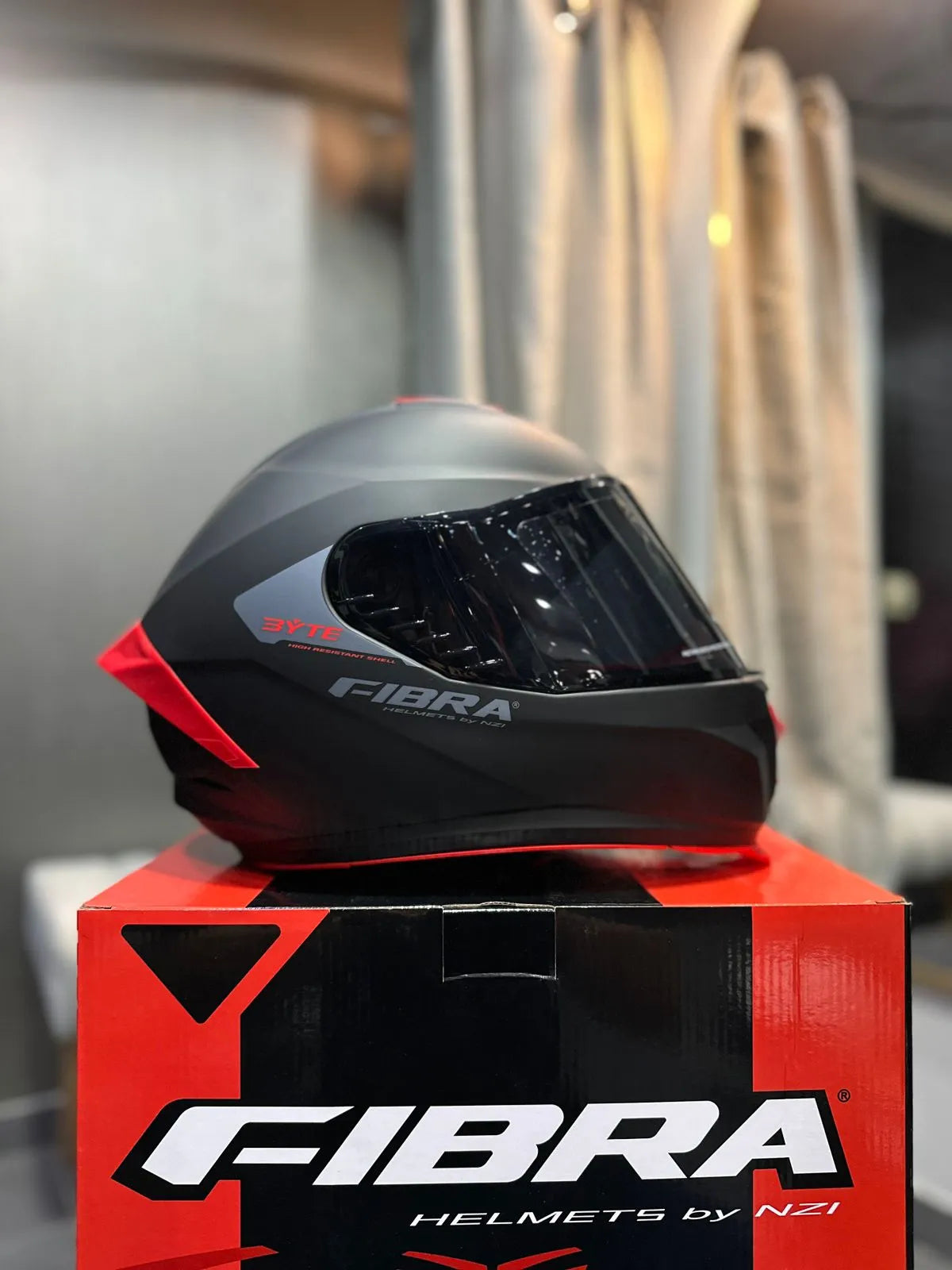 Casco FIBRA Byte Steam Negro Rojo