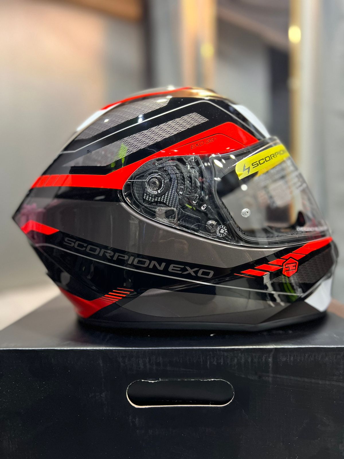 Casco SCORPION EXO 391 Clutter Negro Rojo