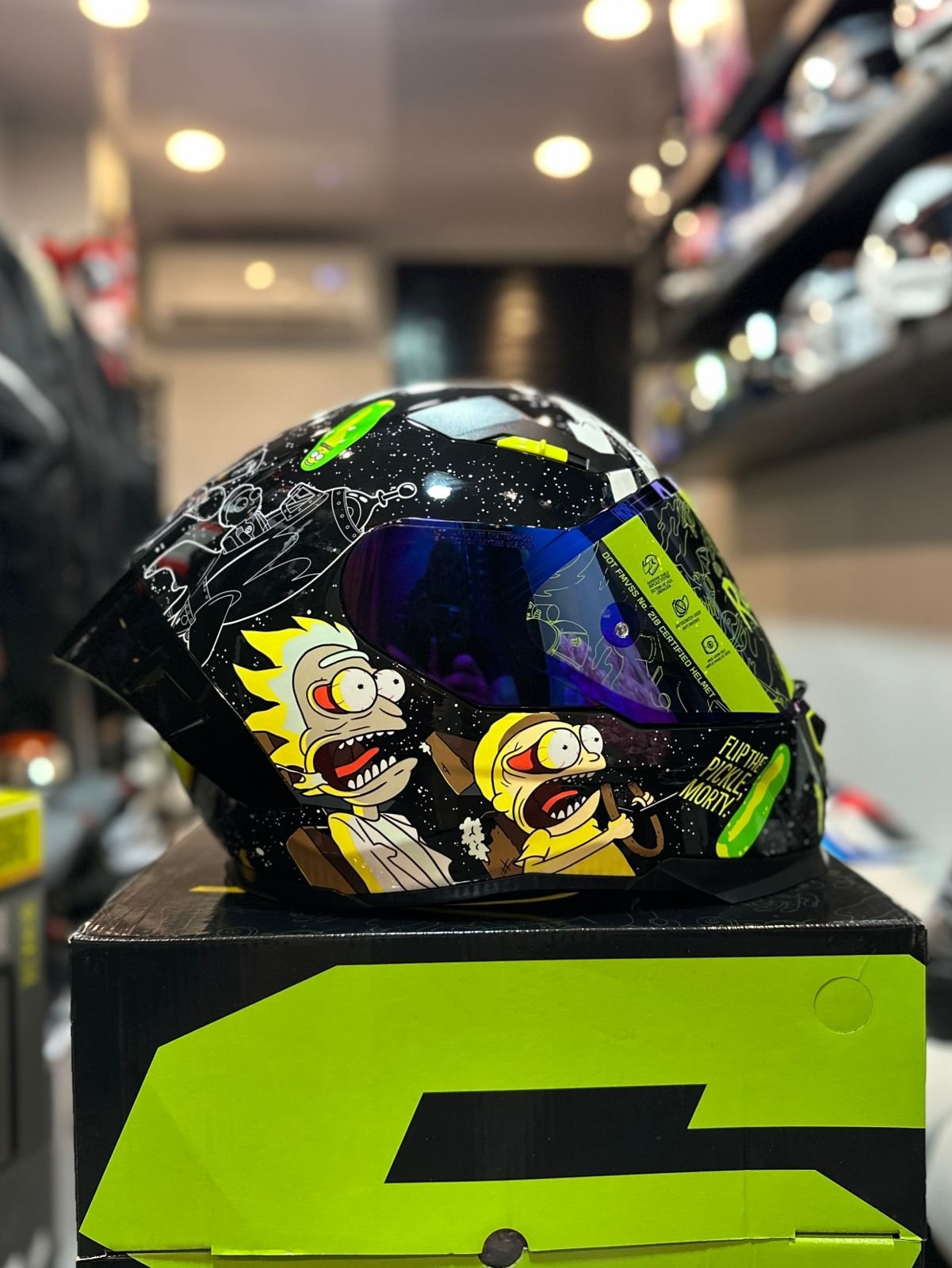 Casco Integral SHAFT 562R Rick and Morty