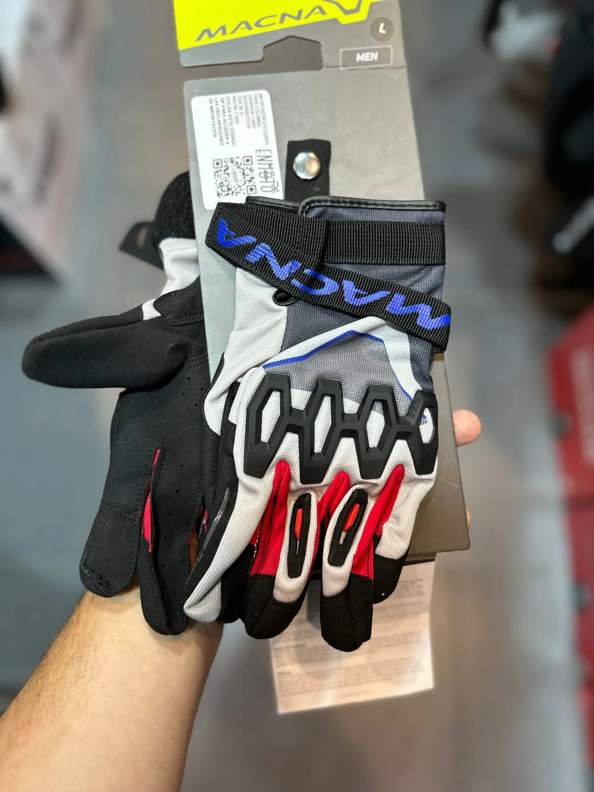 Guantes MACNA Zairon Gris Rojo Azul
