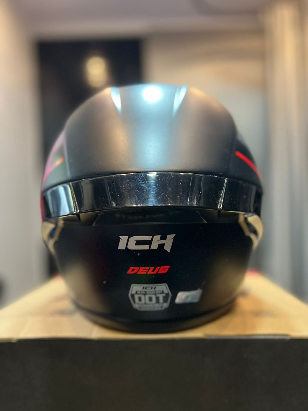 Casco Cerrado ICH 501SP Deus Rojo