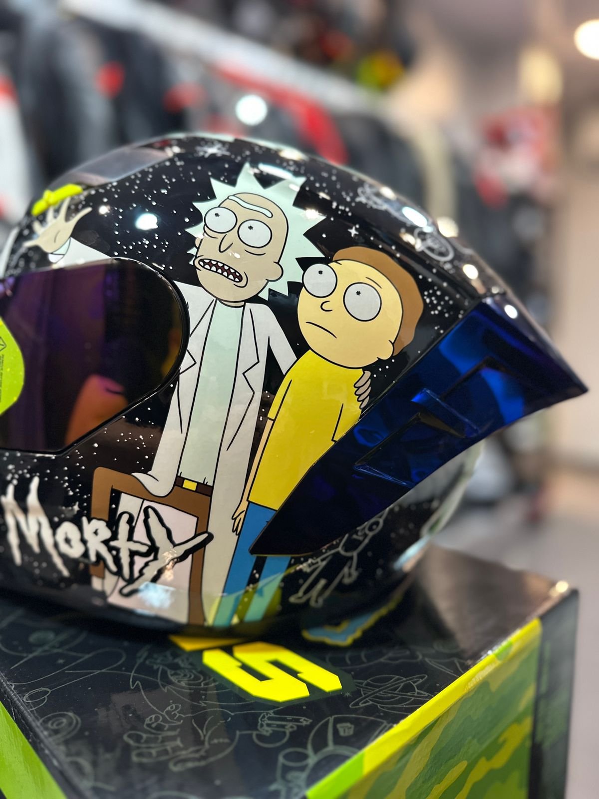 Casco Integral SHAFT 562R Rick and Morty