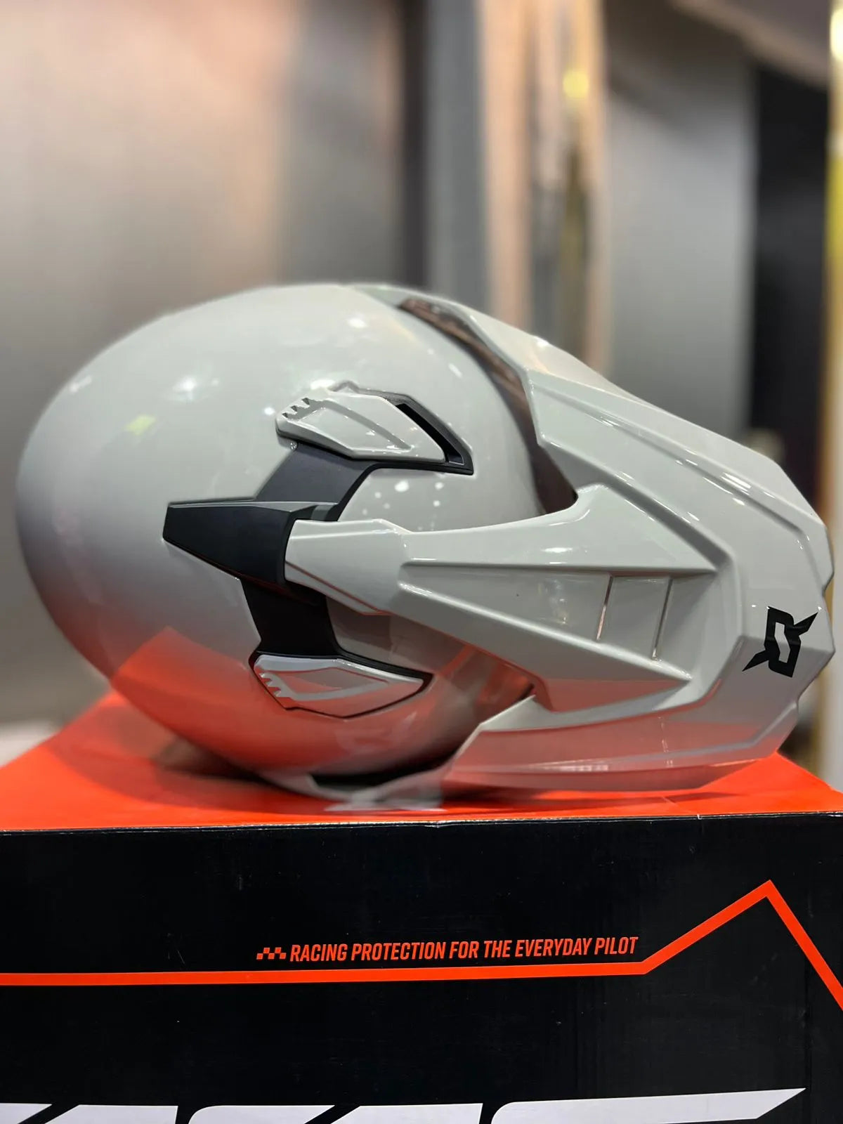 Casco Multipropósito XSPORTS 913 Solid Gris
