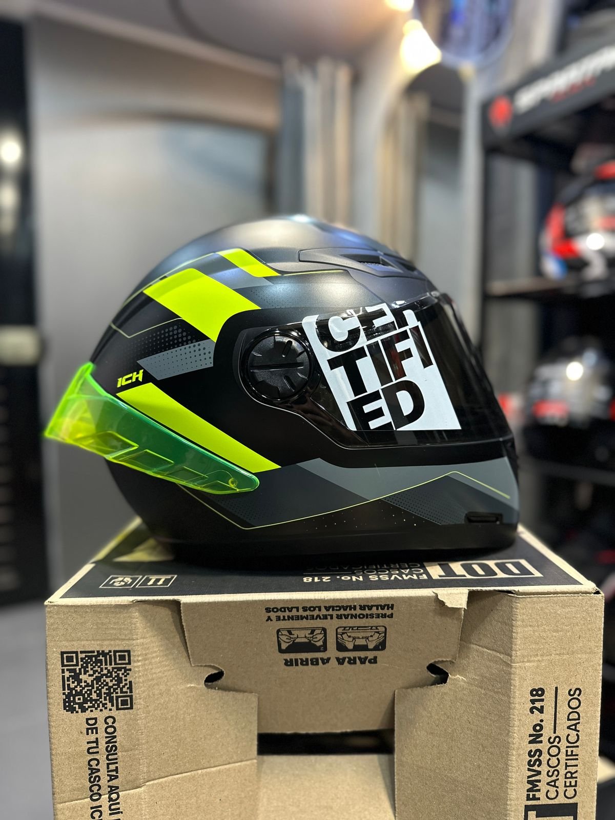 Casco Cerrado ICH 501SP Ruubir Verde