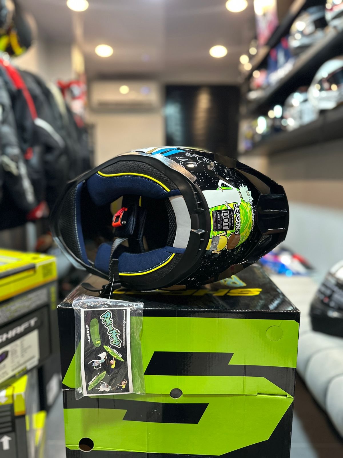 Casco Integral SHAFT 562R Rick and Morty