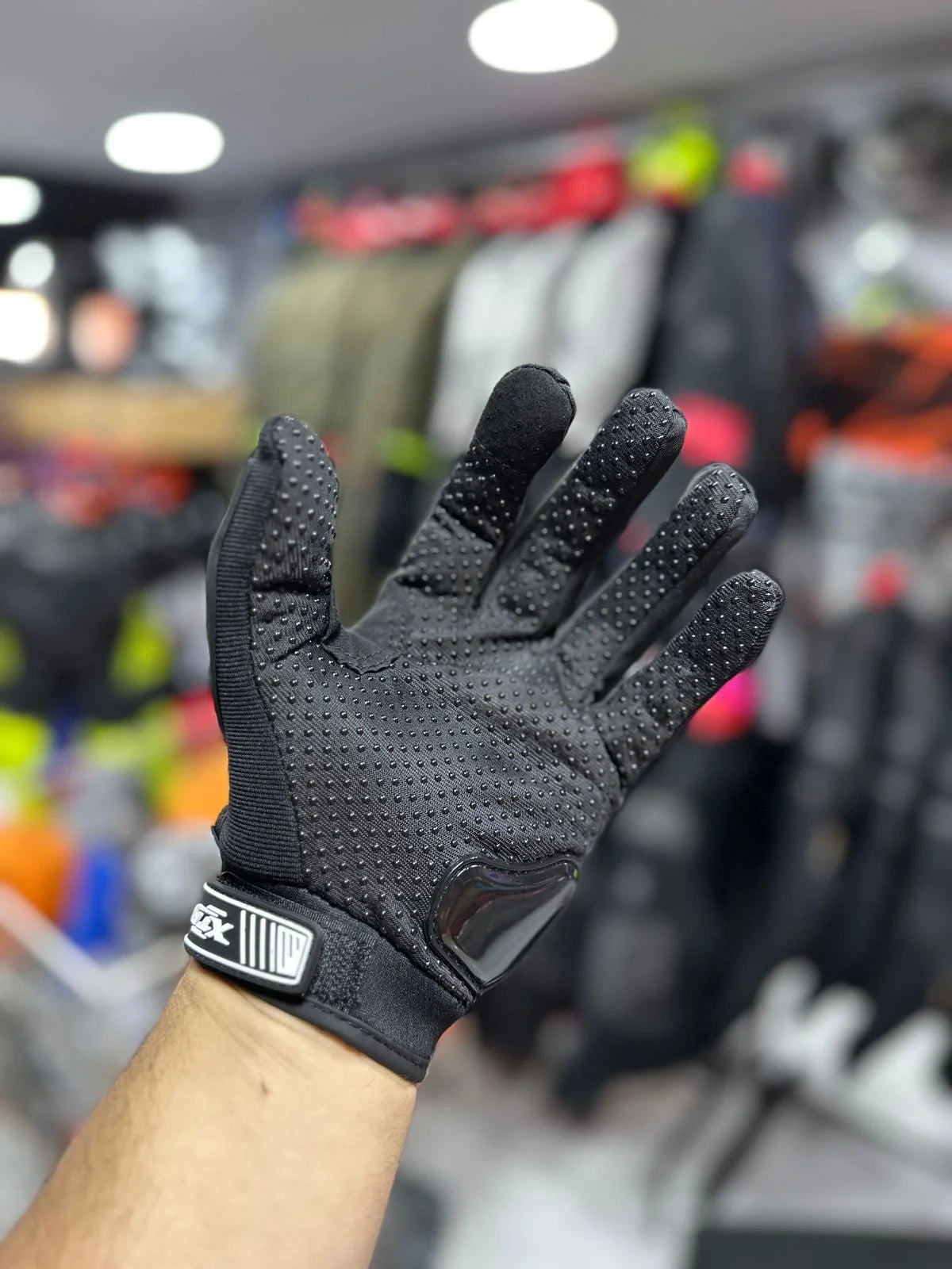 Guantes con Protección XTRONG X-08