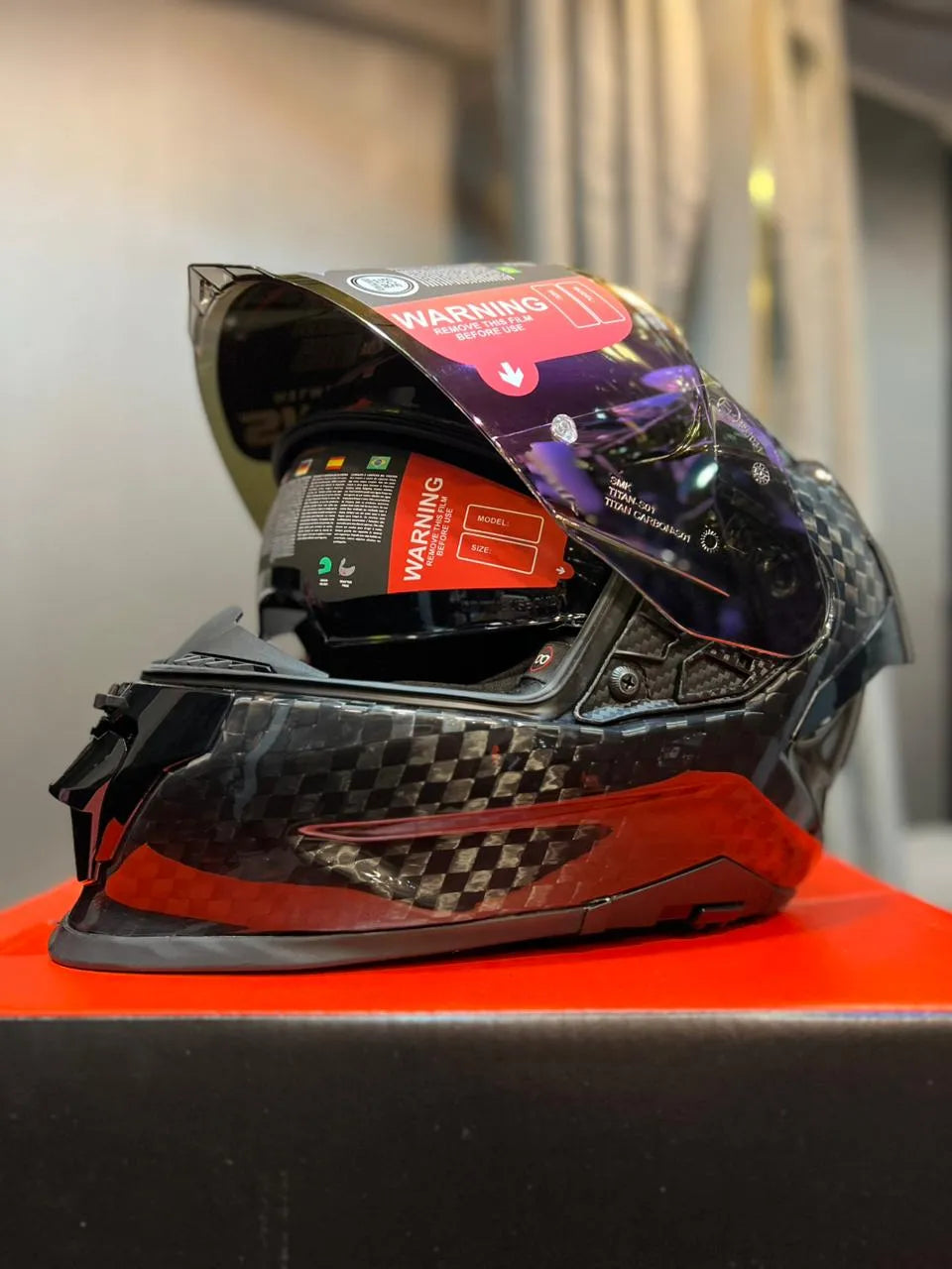Casco SMK Titan Carbon