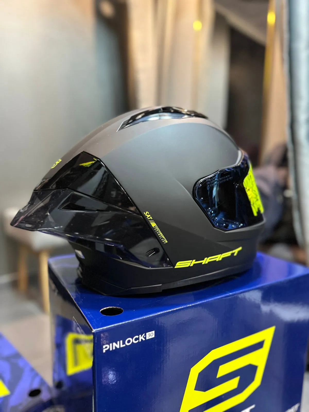 Casco SHAFT 596sp Negro Amarillo Neon
