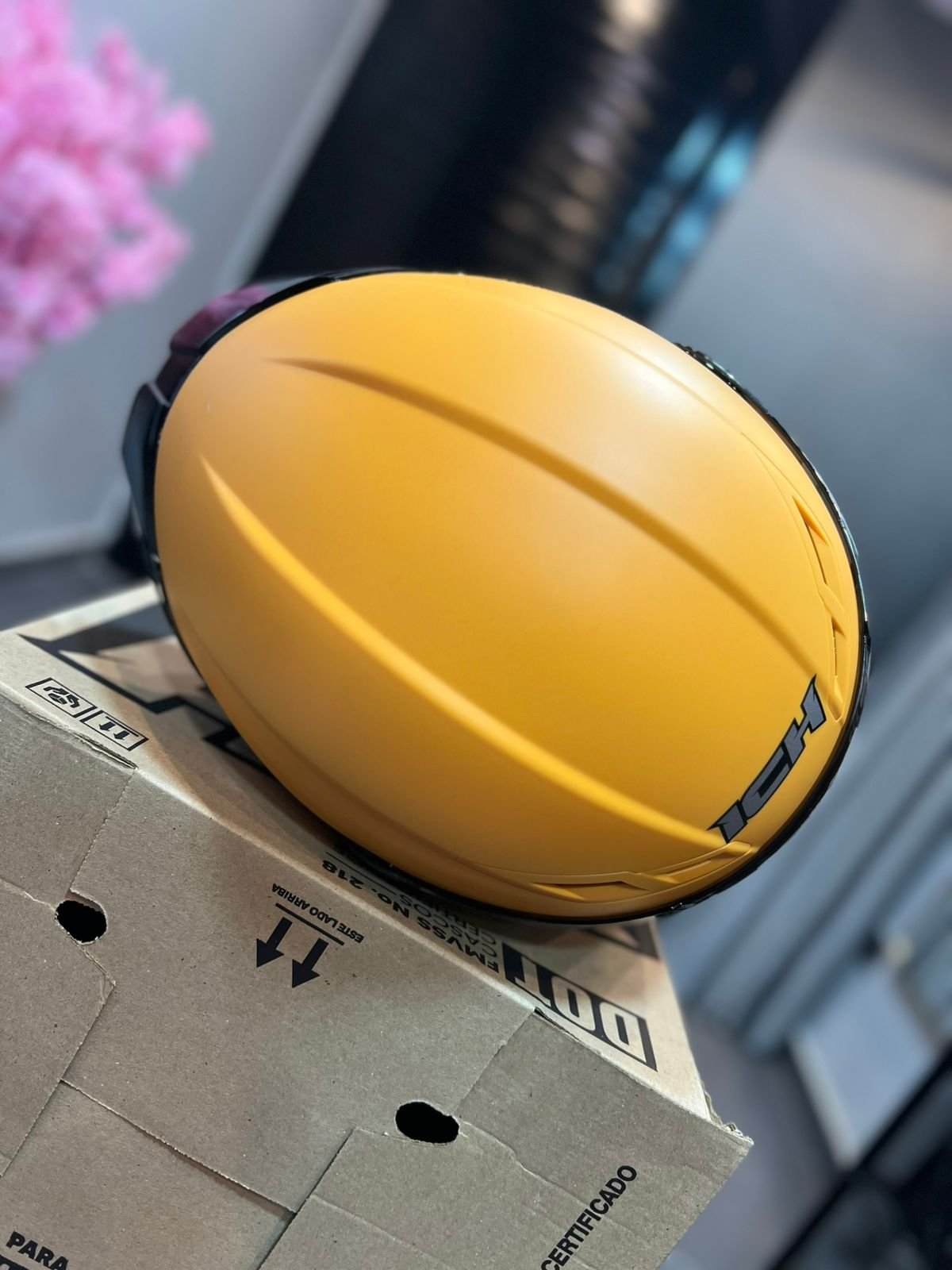 Casco Cerrado ICH 501SP Solid Amariilo