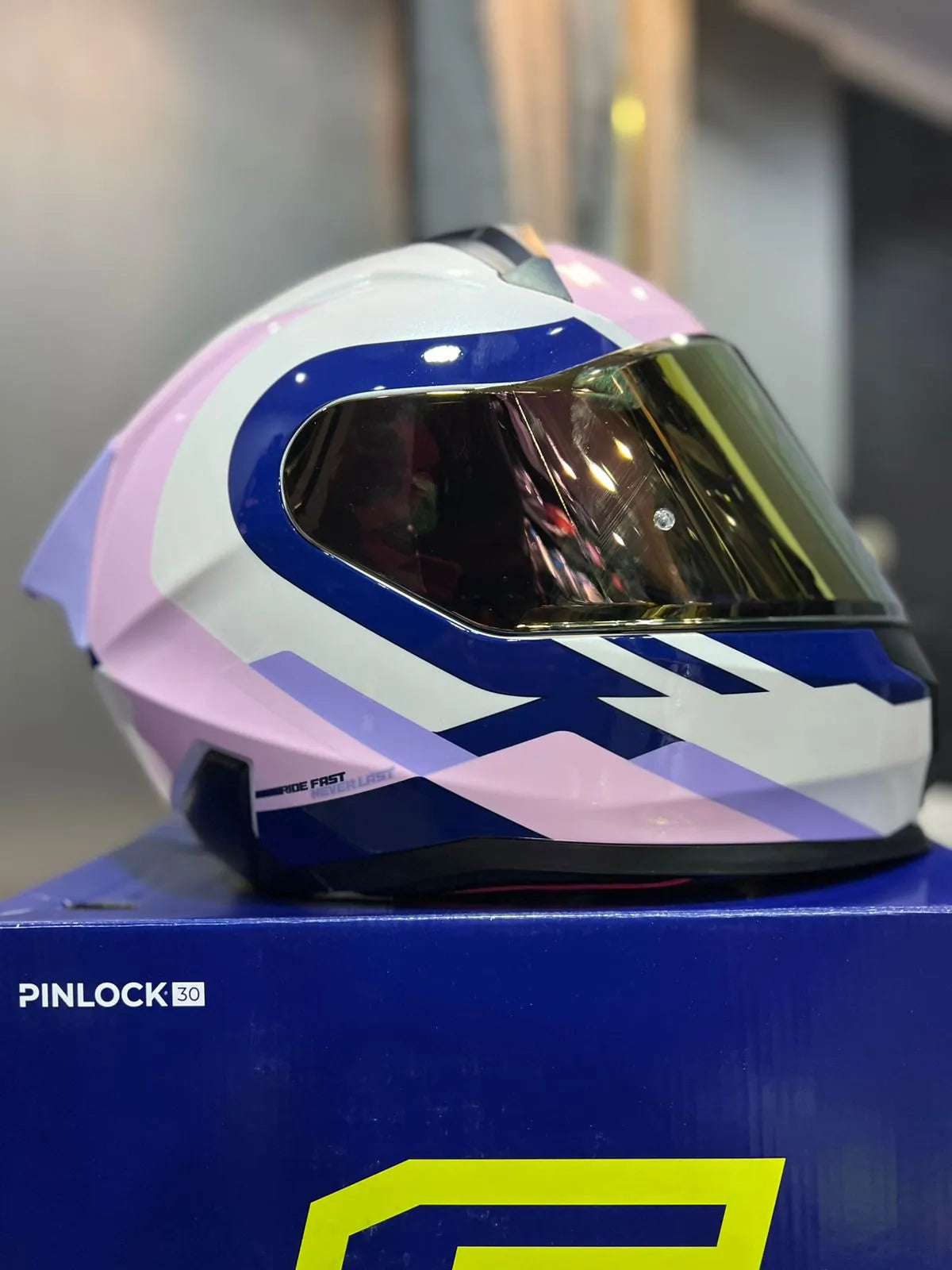 Casco Integral SHAFT 560 EVO Wuoki Rosado Lila