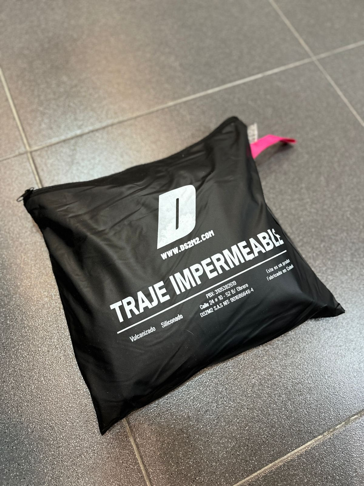 Traje Impermeable DS2M2 Soportado Rosado