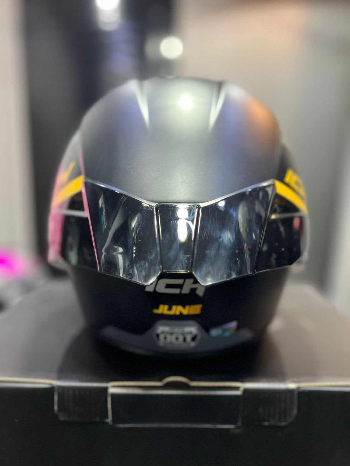 Casco Cerrado ICH 501SP June Dorado