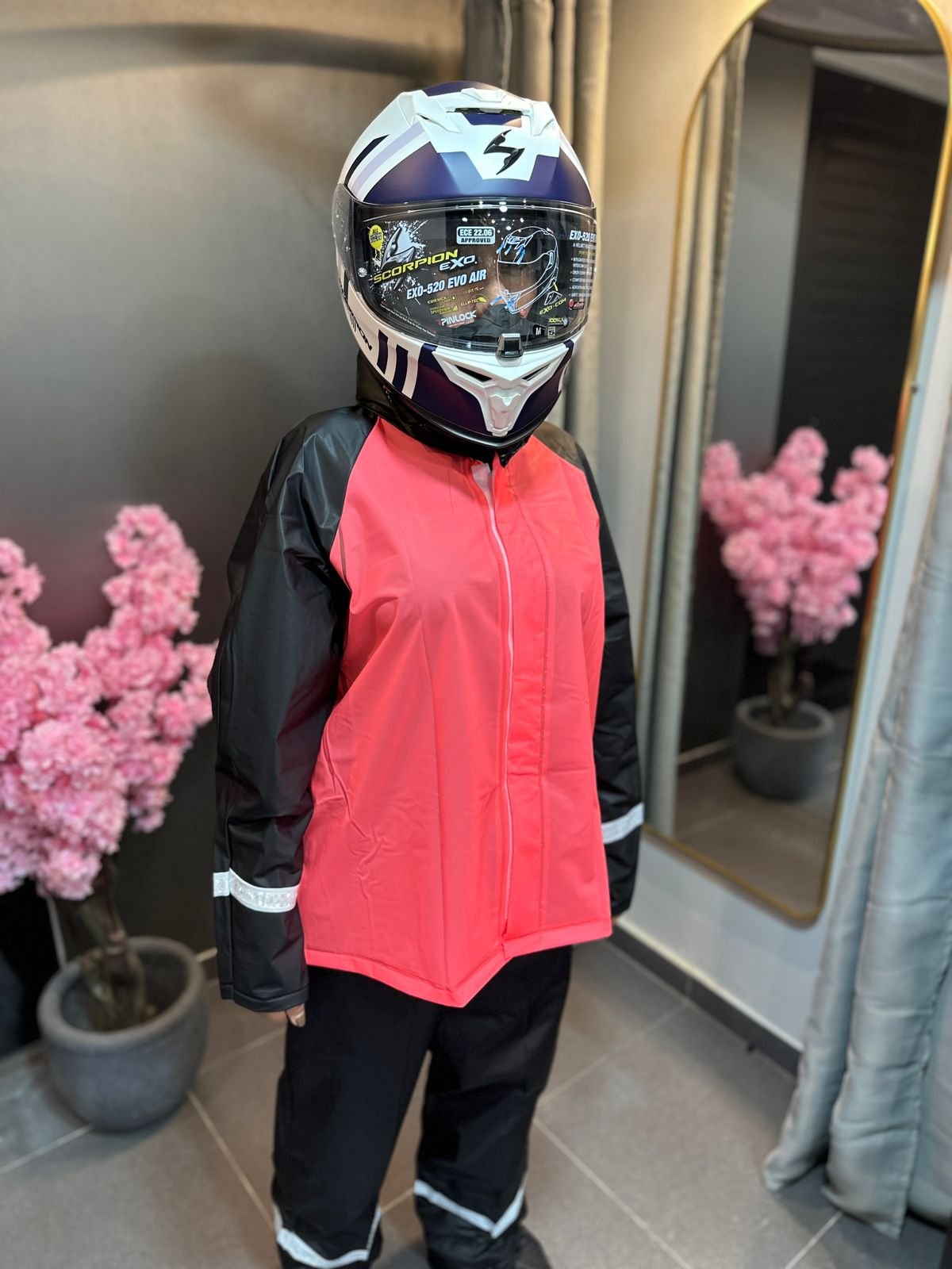 Traje Impermeable DS2M2 Soportado Rosado