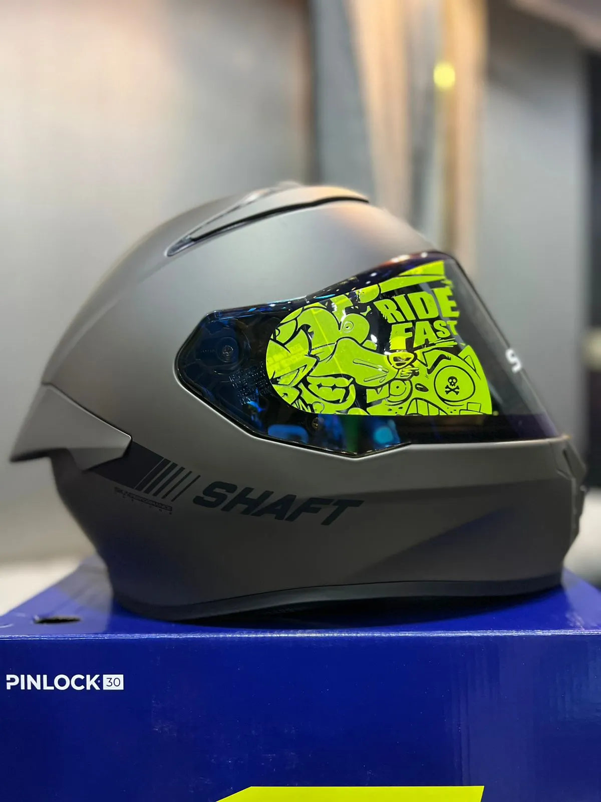Casco SHAFT 584sp Gris Pantano