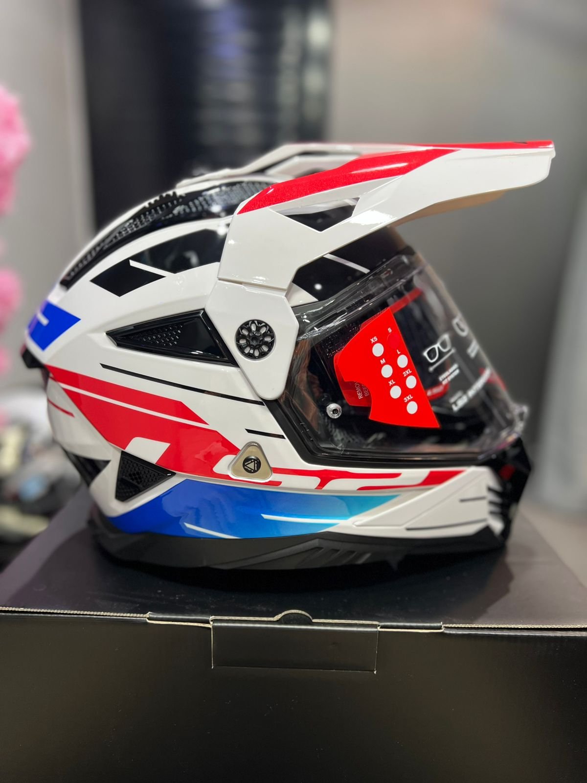 Casco LS2 MX702 Pioneer II Blanco Rojo Azul