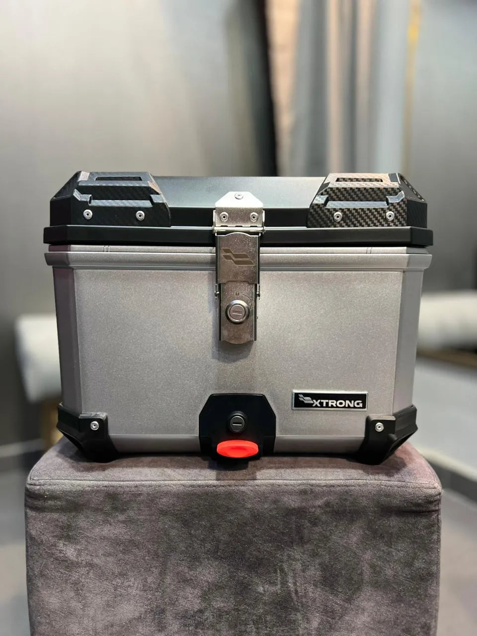Maletero XTRONG 45 Litros Gris Doble Chapa