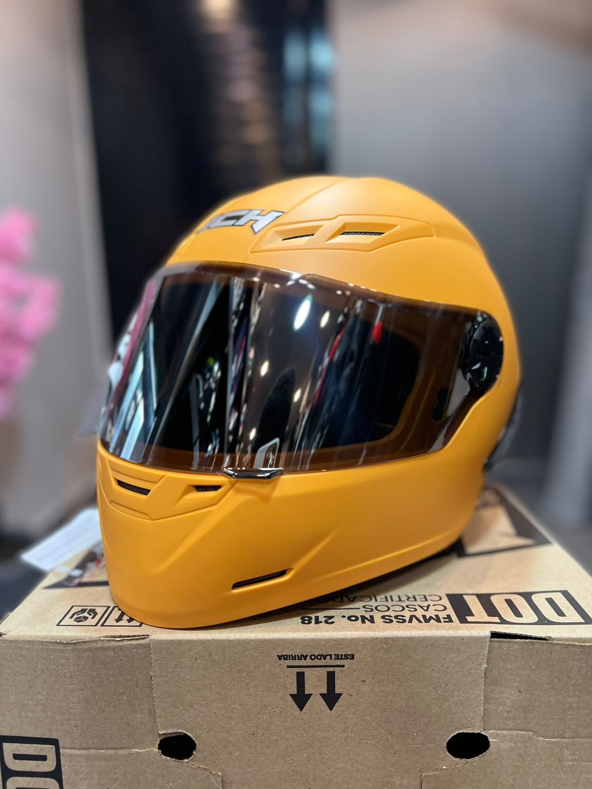 Casco Cerrado ICH 501SP Solid Amariilo