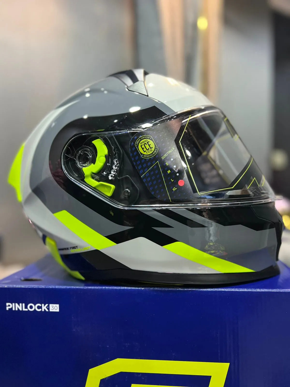 Casco Integral SHAFT 560 EVO Wuoki Gris Neon