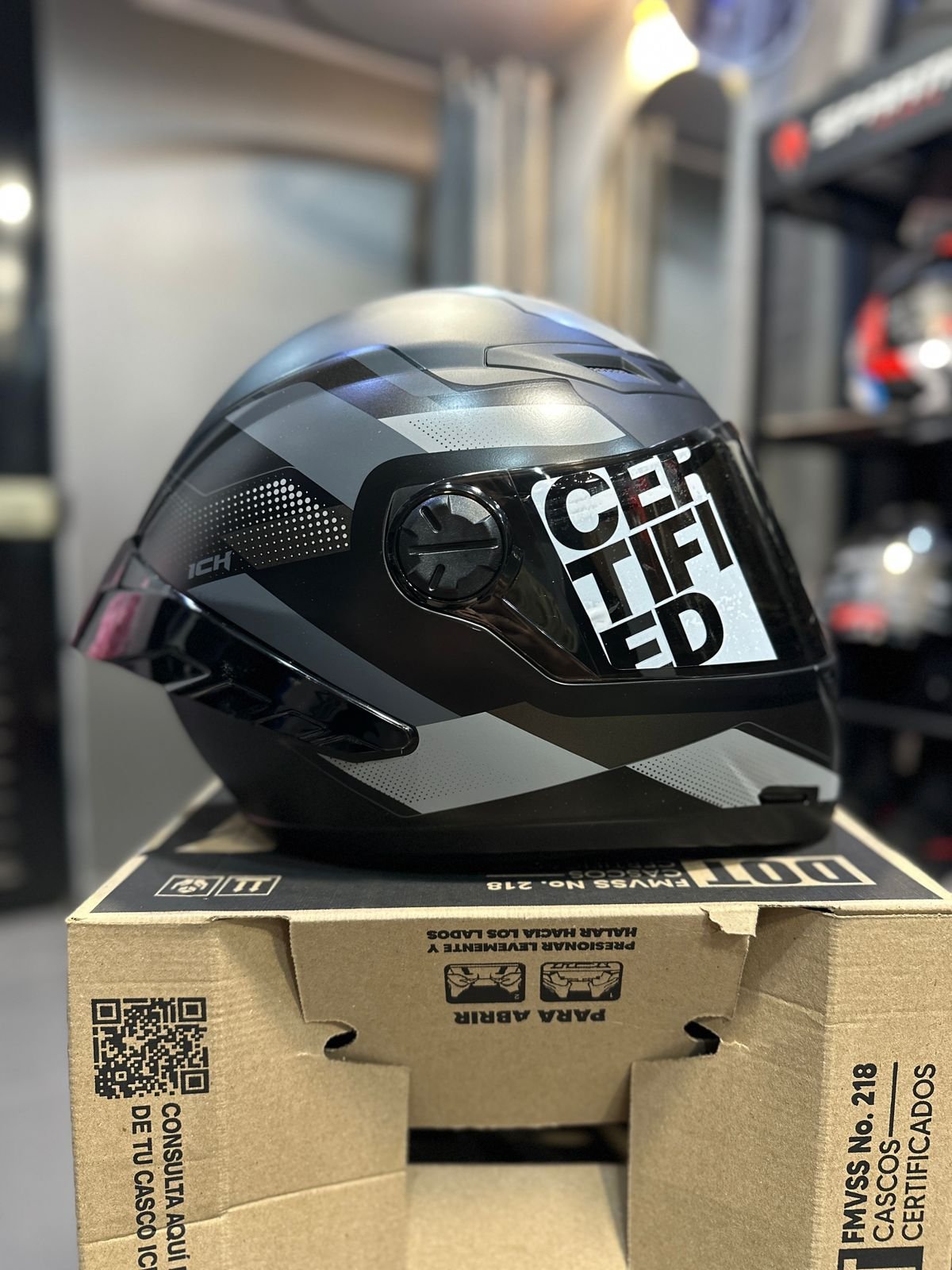 Casco Cerrado ICH 501SP Ruubir Gris