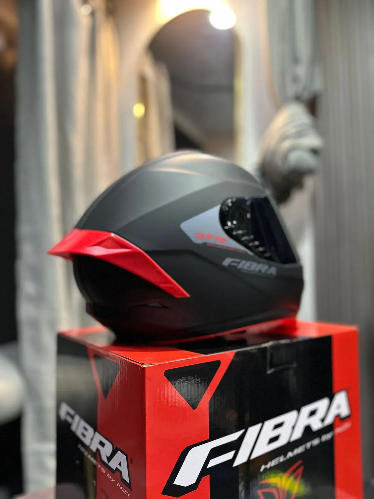 Casco FIBRA Byte Steam Negro Rojo
