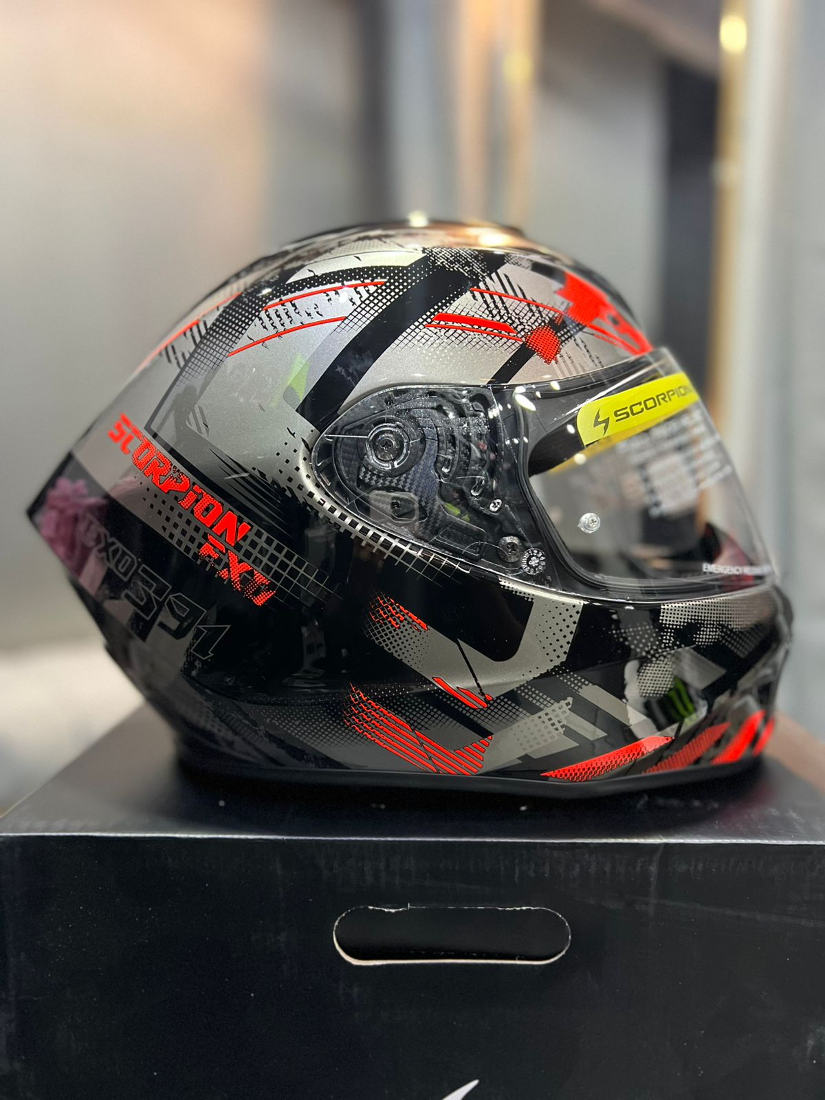 Casco SCORPION EXO 391 Clutter Negro Rojo