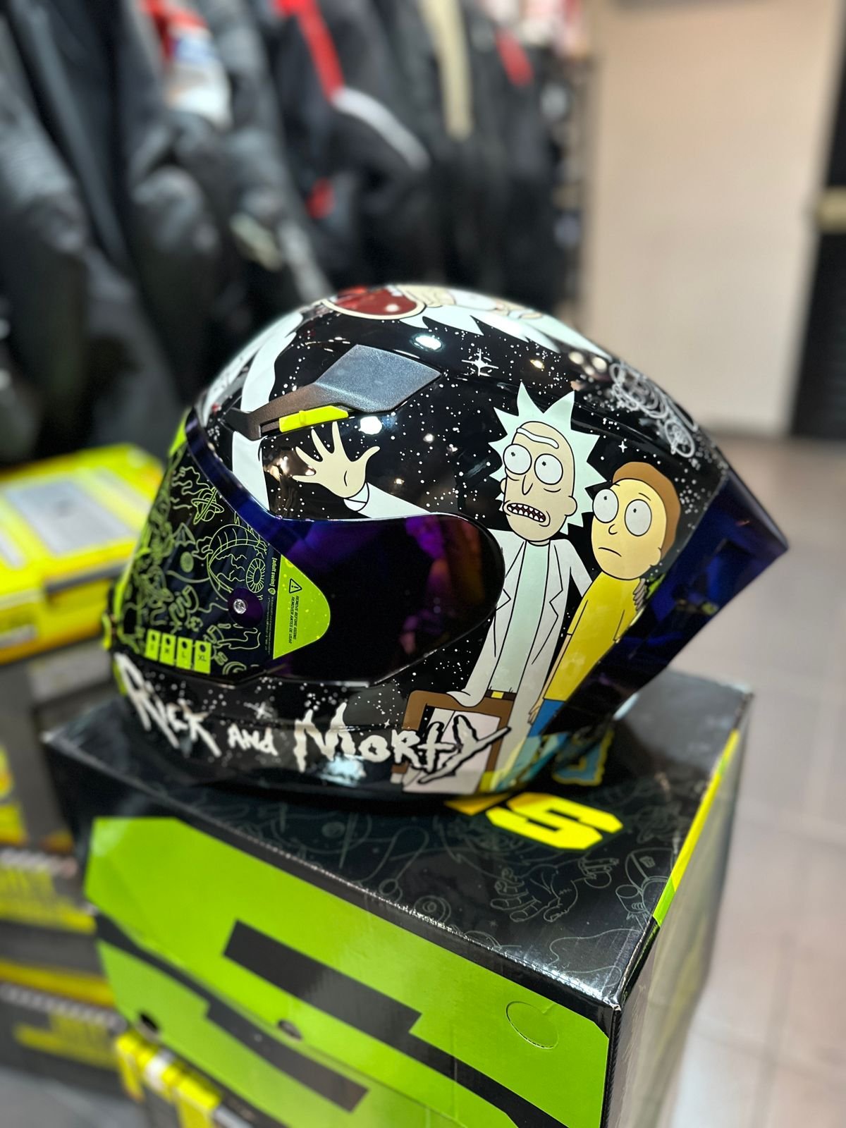 Casco Integral SHAFT 562R Rick and Morty