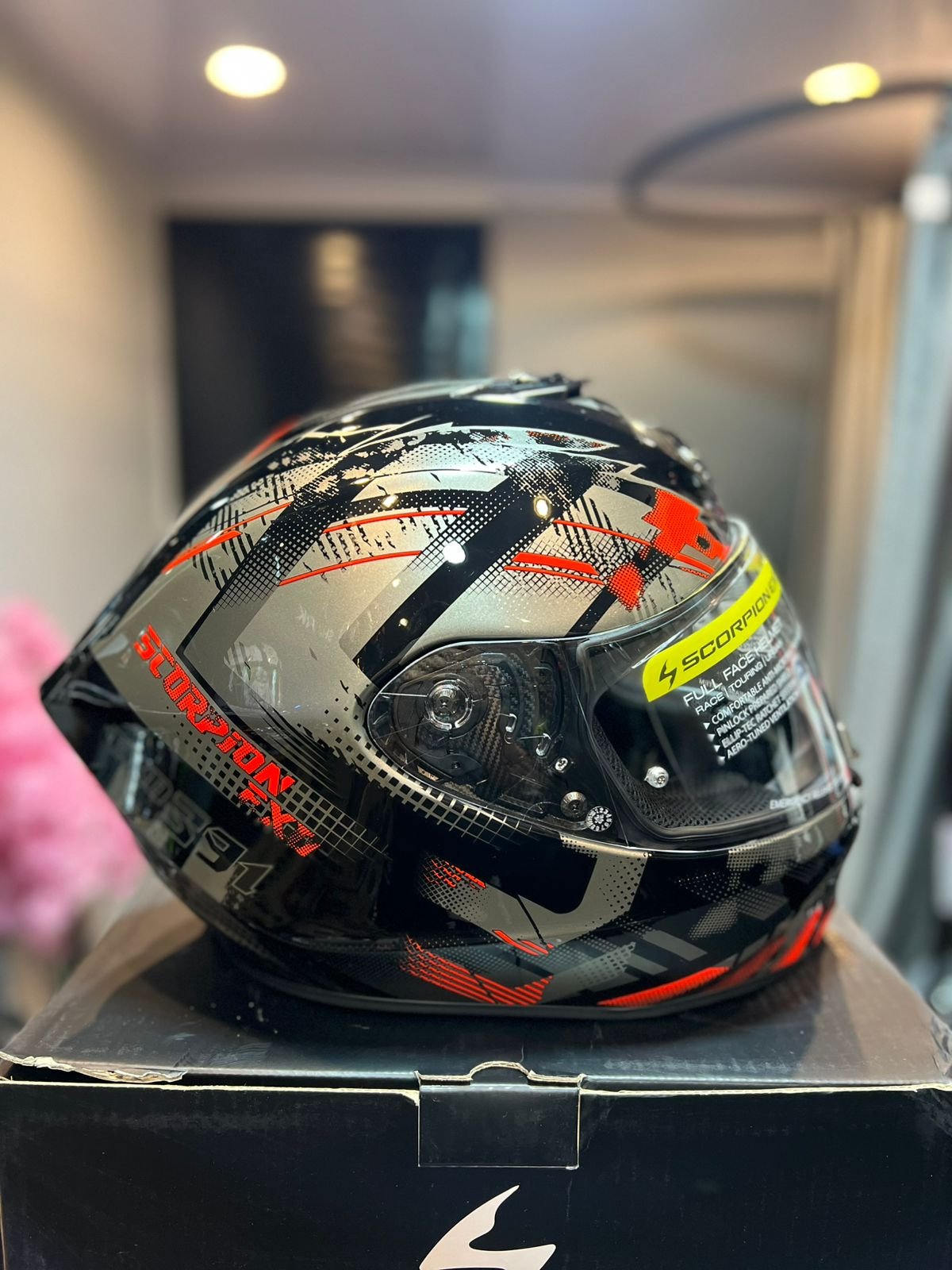 Casco SCORPION EXO 391 Clutter Negro Gris Rojo