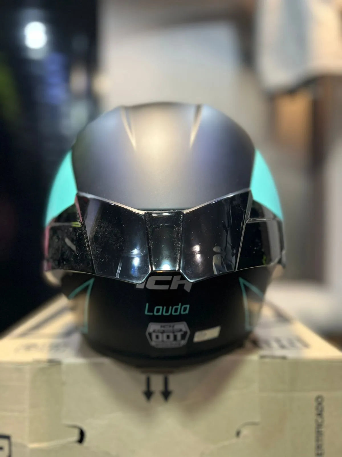 Casco Cerrado ICH 501SP Lauda Turquesa