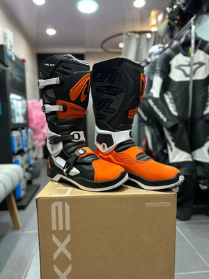 Botas FORMA Pilot Naranjas 2