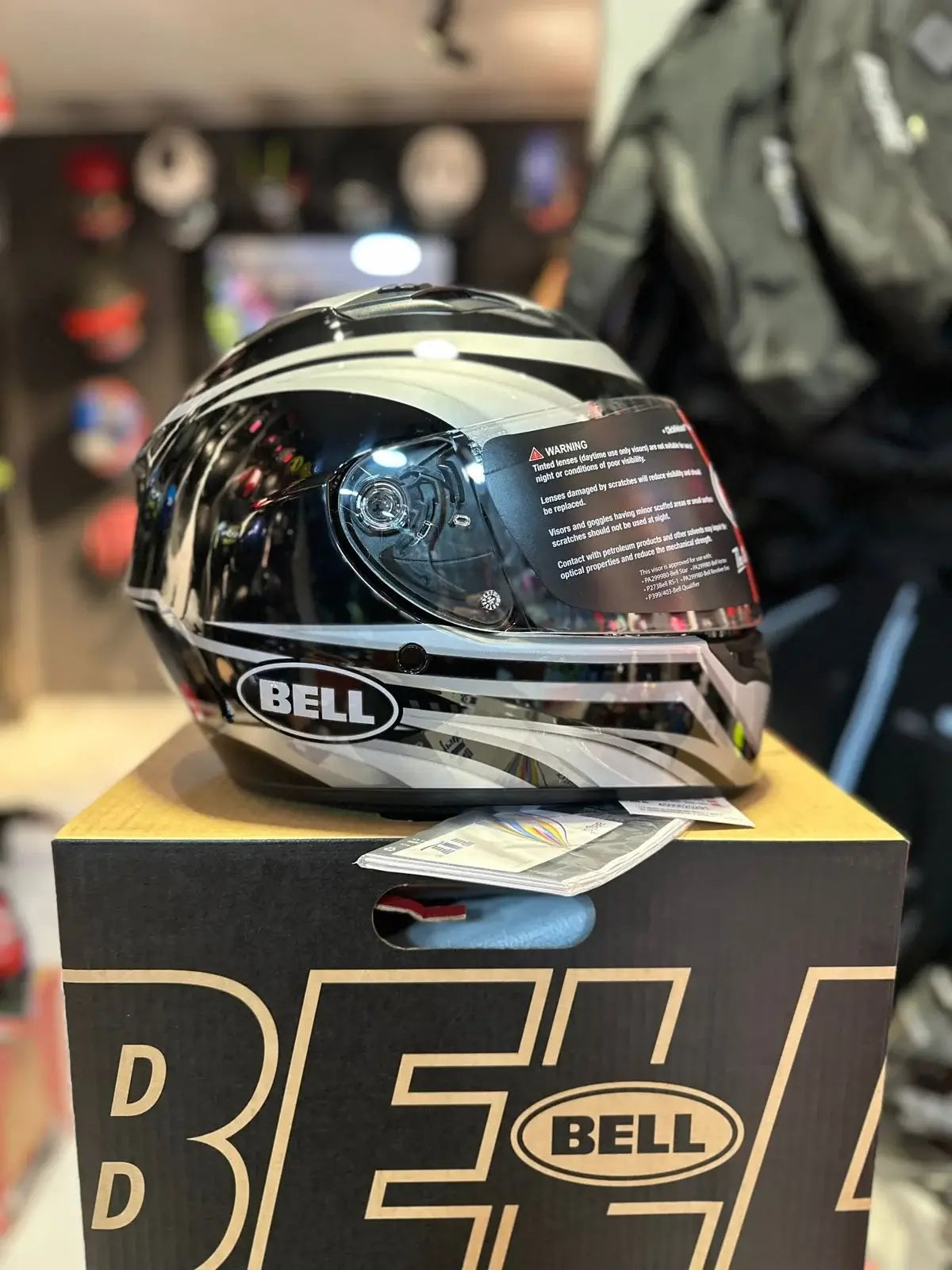 Casco BELL Qualifier Conduit Gloss Gris Plateado