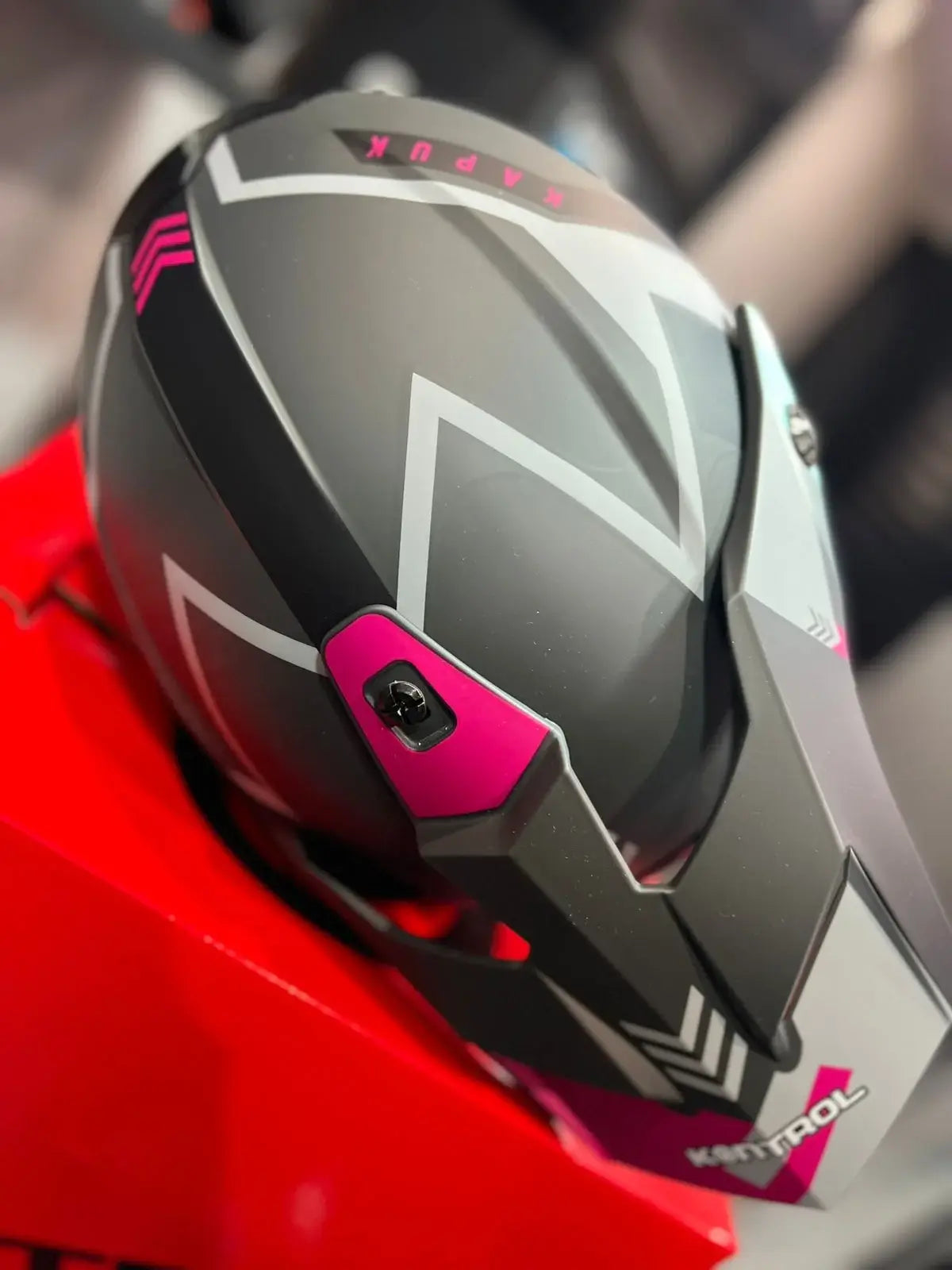 Casco Multiproposito KONTROL 819-6 Rosado Menta 3