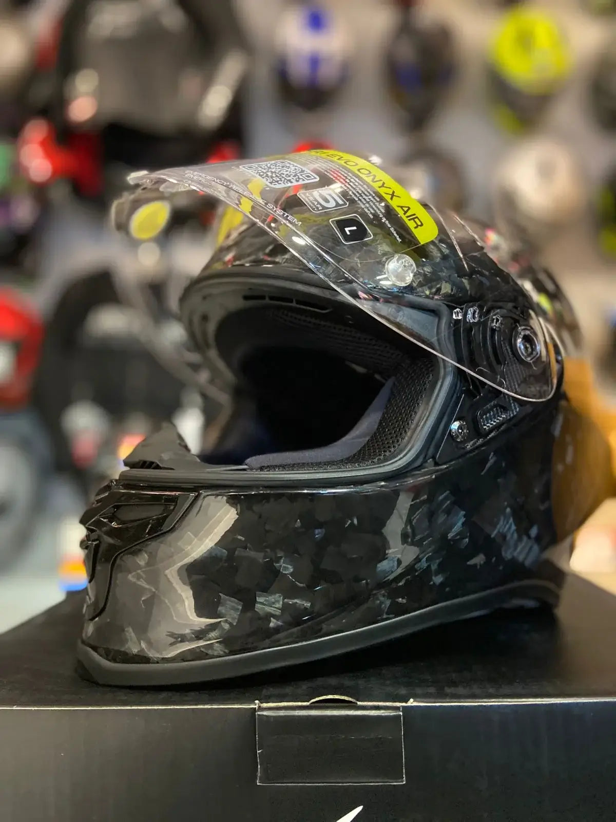 Casco SCORPION EXO R1 Air Carbono Onyn 3