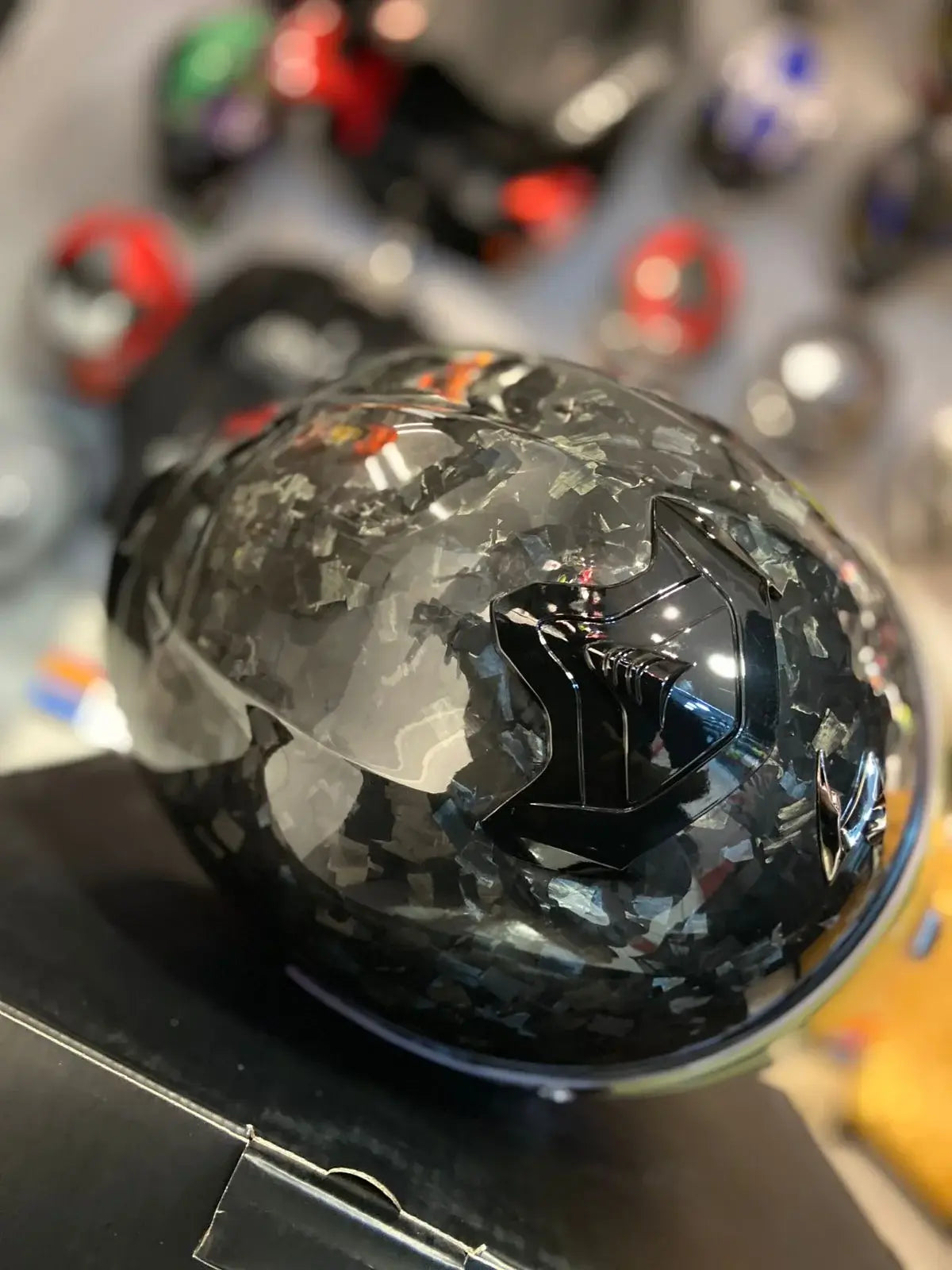 Casco SCORPION EXO R1 Air Carbono Onyn 4