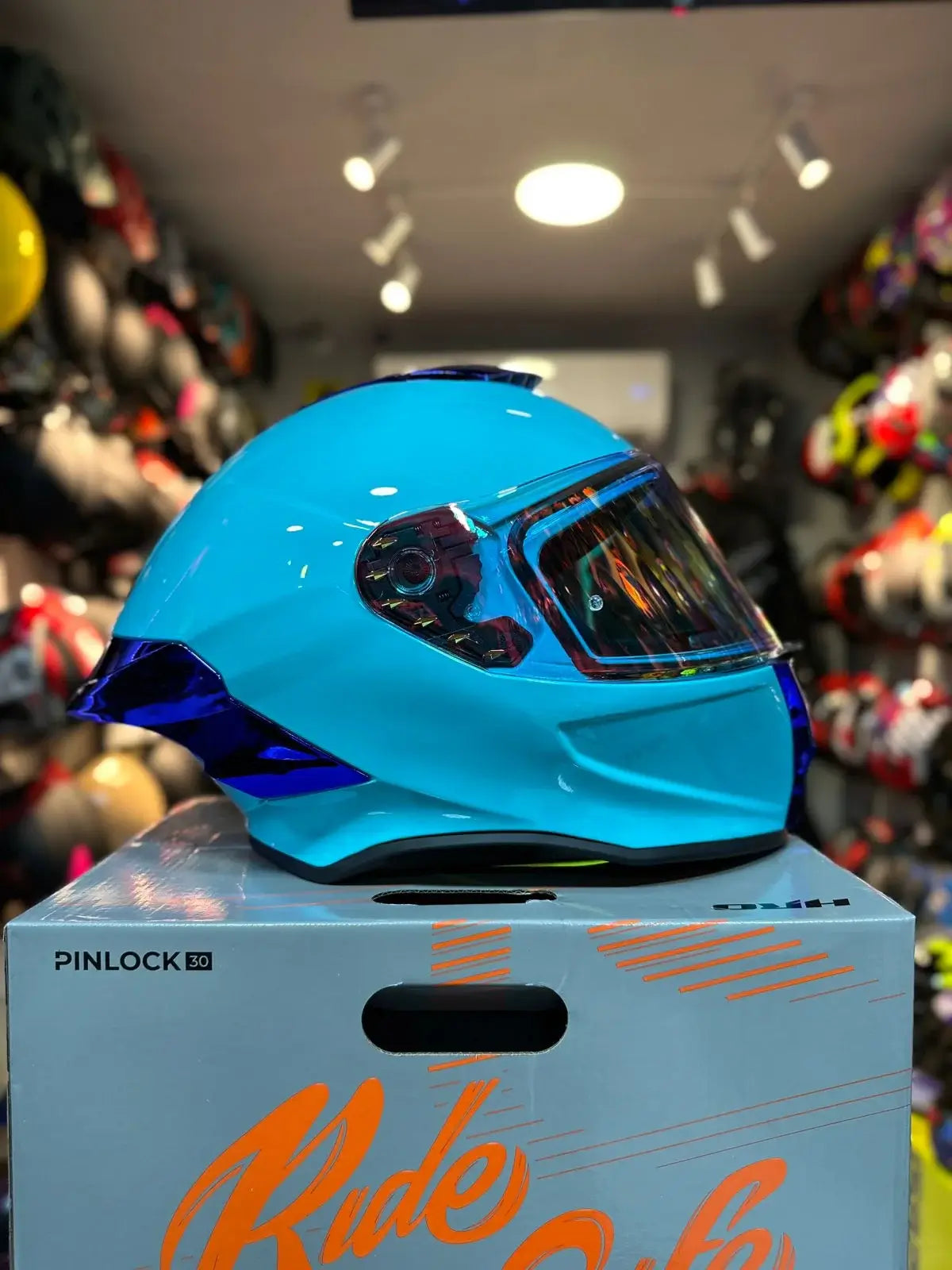 Casco XTRONG 820SP Turquesa