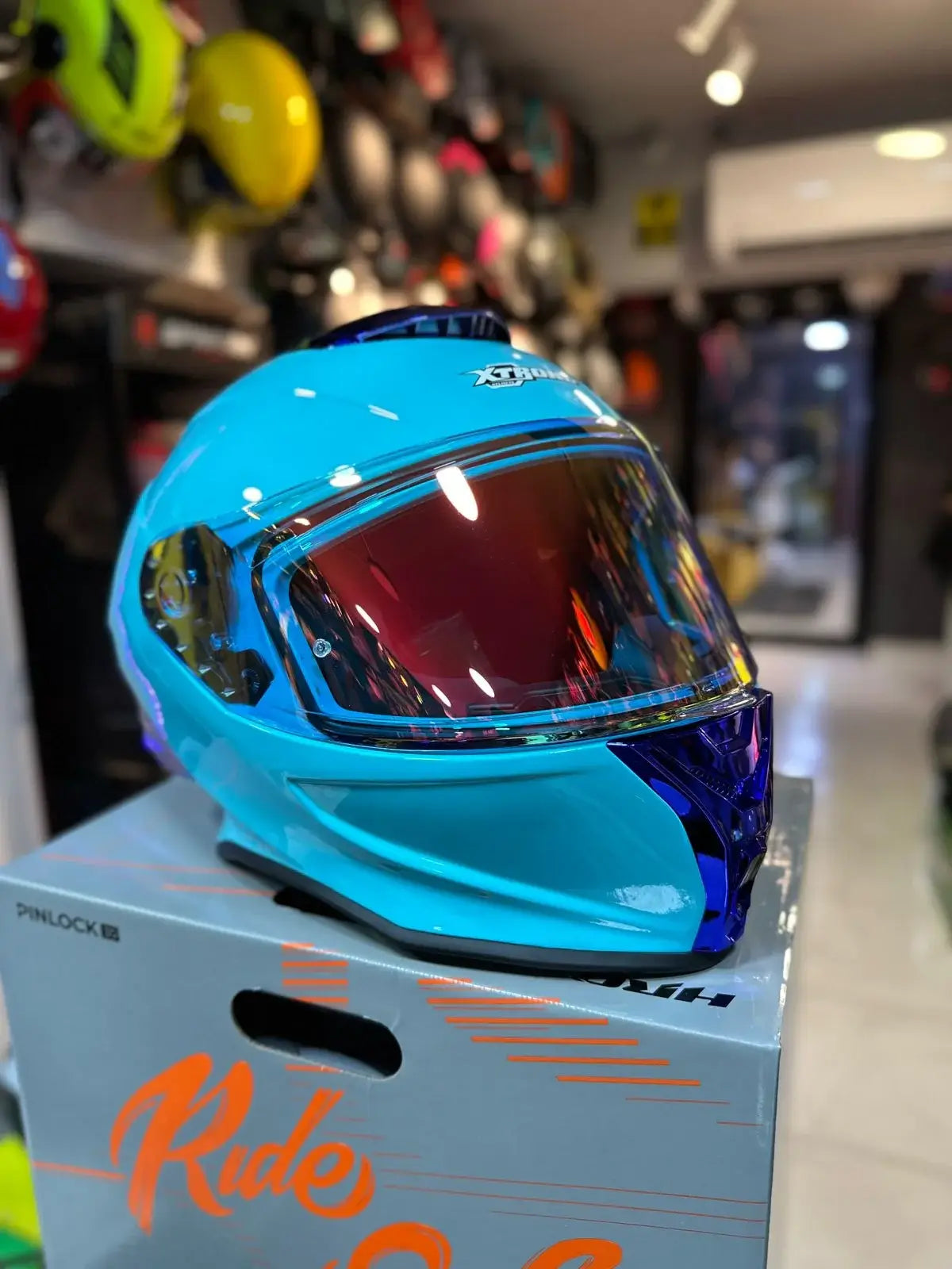 Casco XTRONG 820SP Turquesa 2