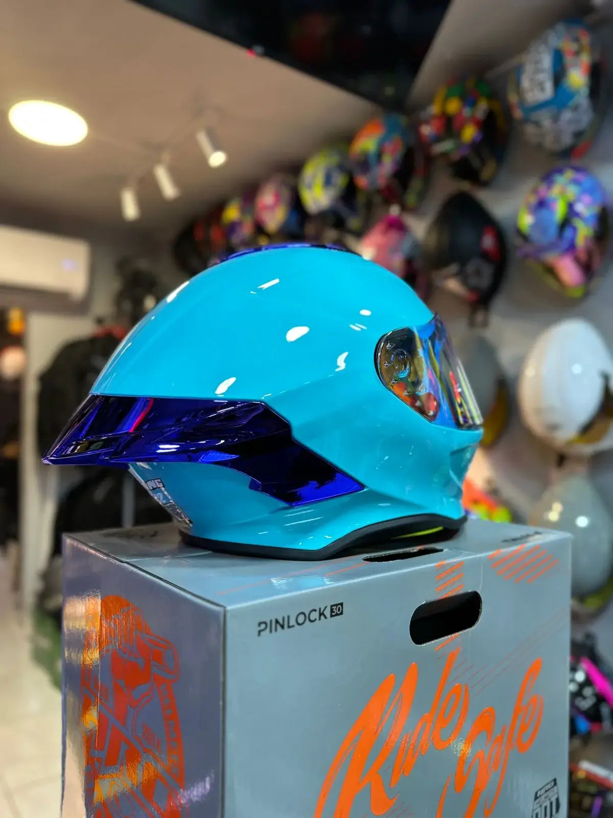 Casco XTRONG 820SP Turquesa 3