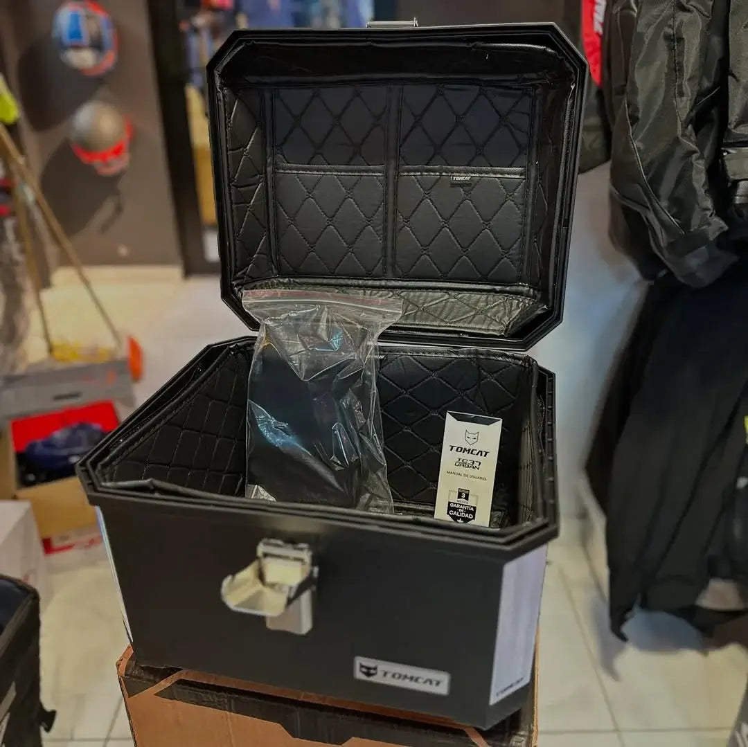 Maletero Baúl TOMCAT 37 Litros 4