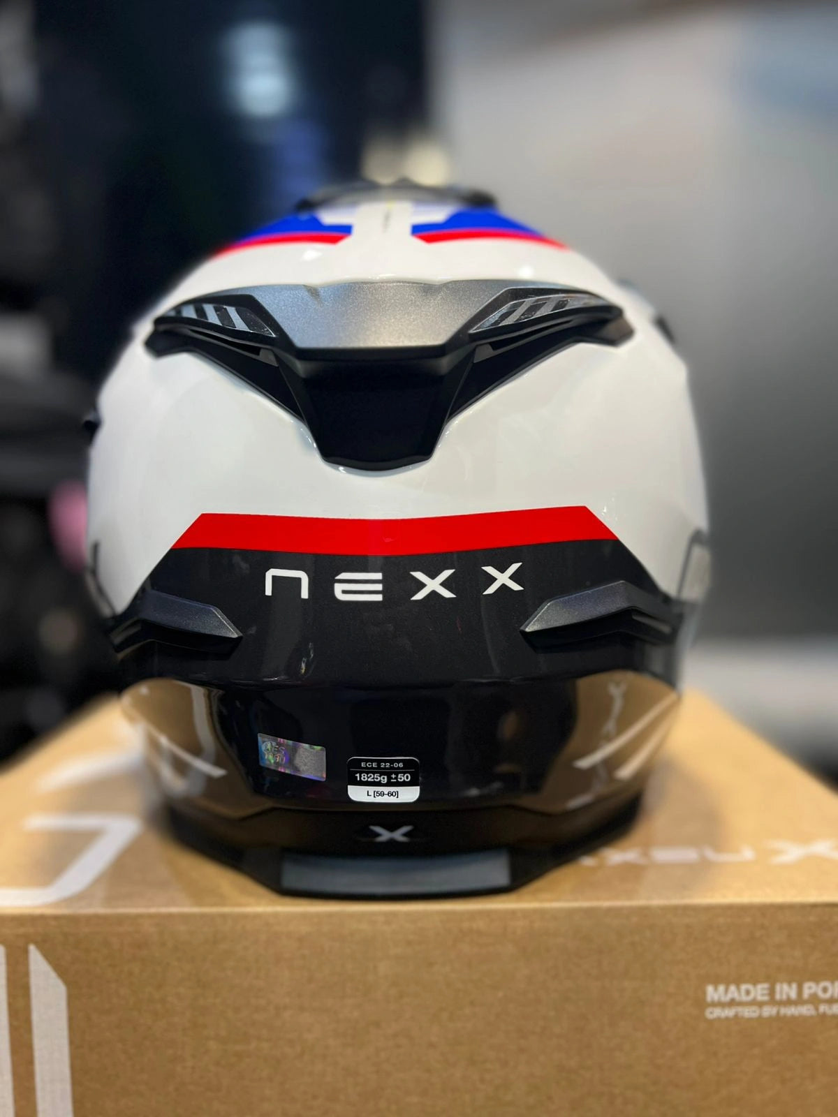 Casco NEXX Y.TRAVL GRAFICO Blanco Azul Rojo