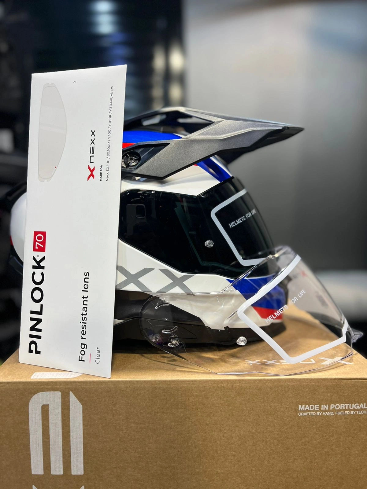 Casco NEXX Y.TRAVL GRAFICO Blanco Azul Rojo