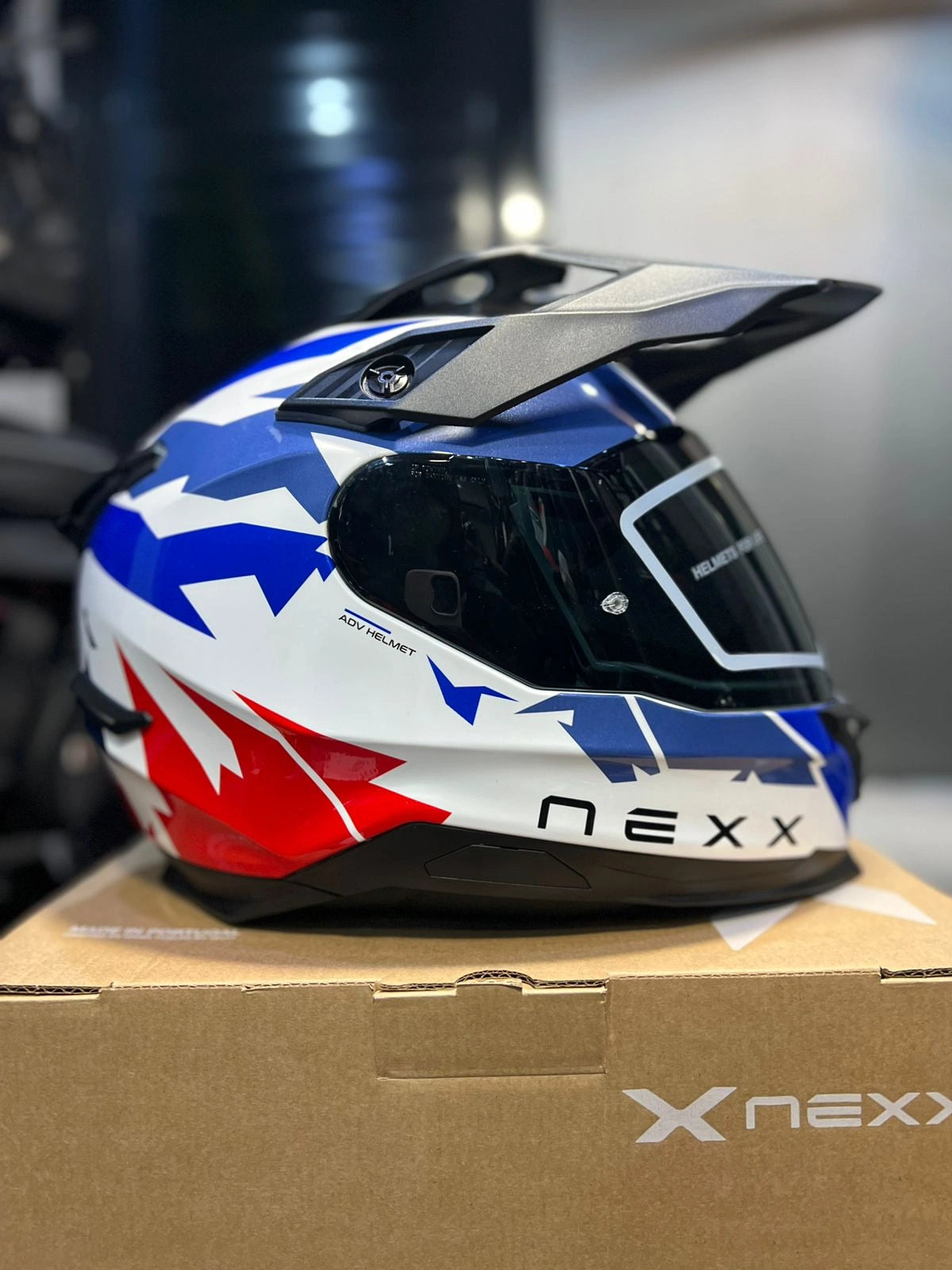 Casco NEXX Y.TRAVL PRIMAL Blanco Azul Rojo