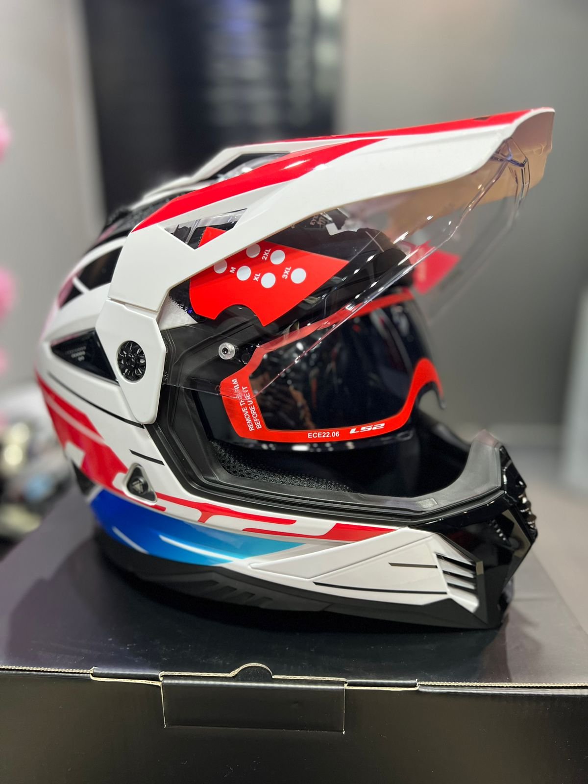 Casco LS2 MX702 Pioneer II Blanco Rojo Azul