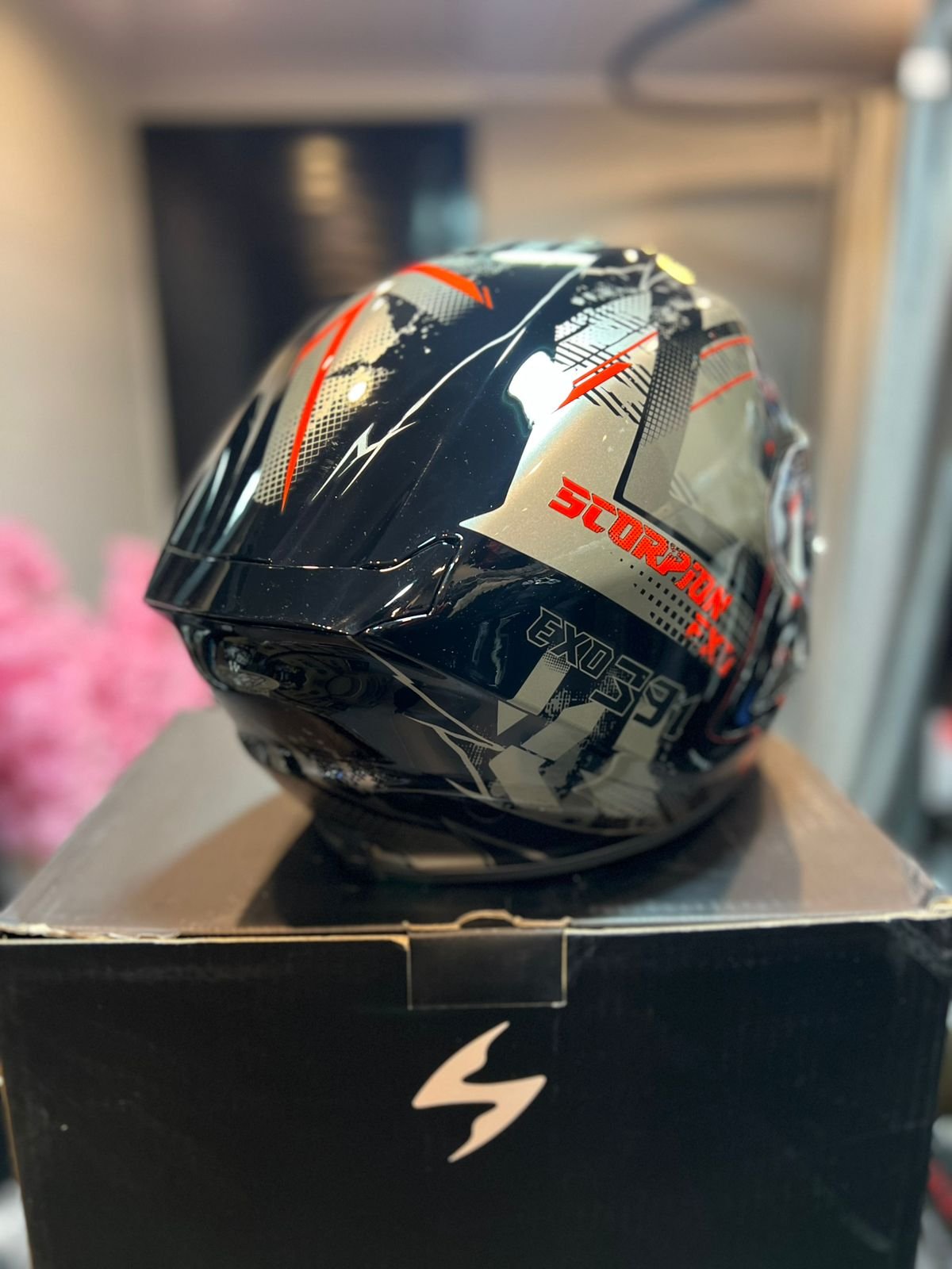 Casco SCORPION EXO 391 Clutter Negro Gris Rojo