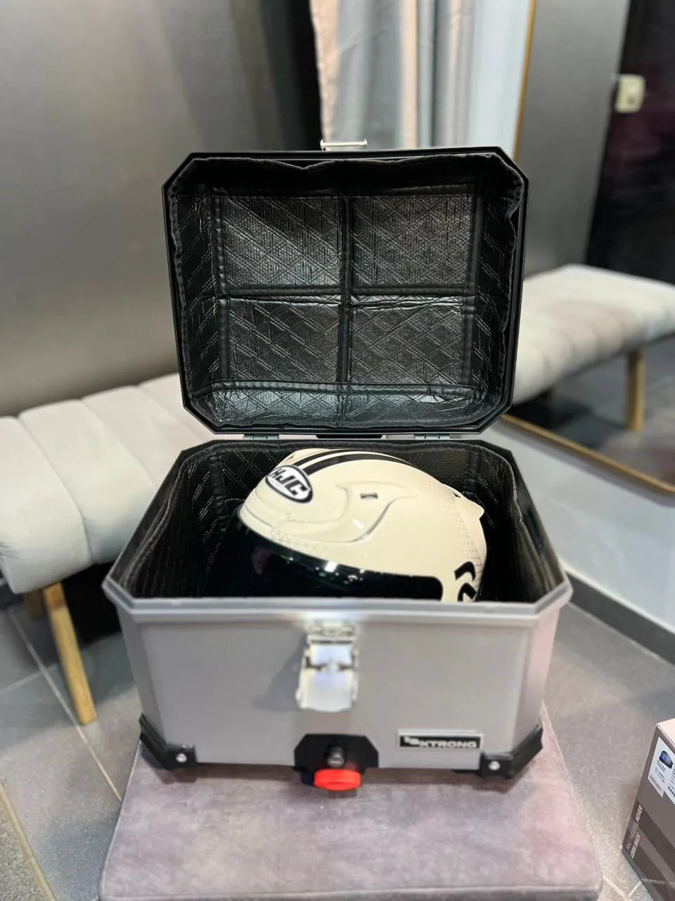 Maletero XTRONG 45 Litros Gris Doble Chapa