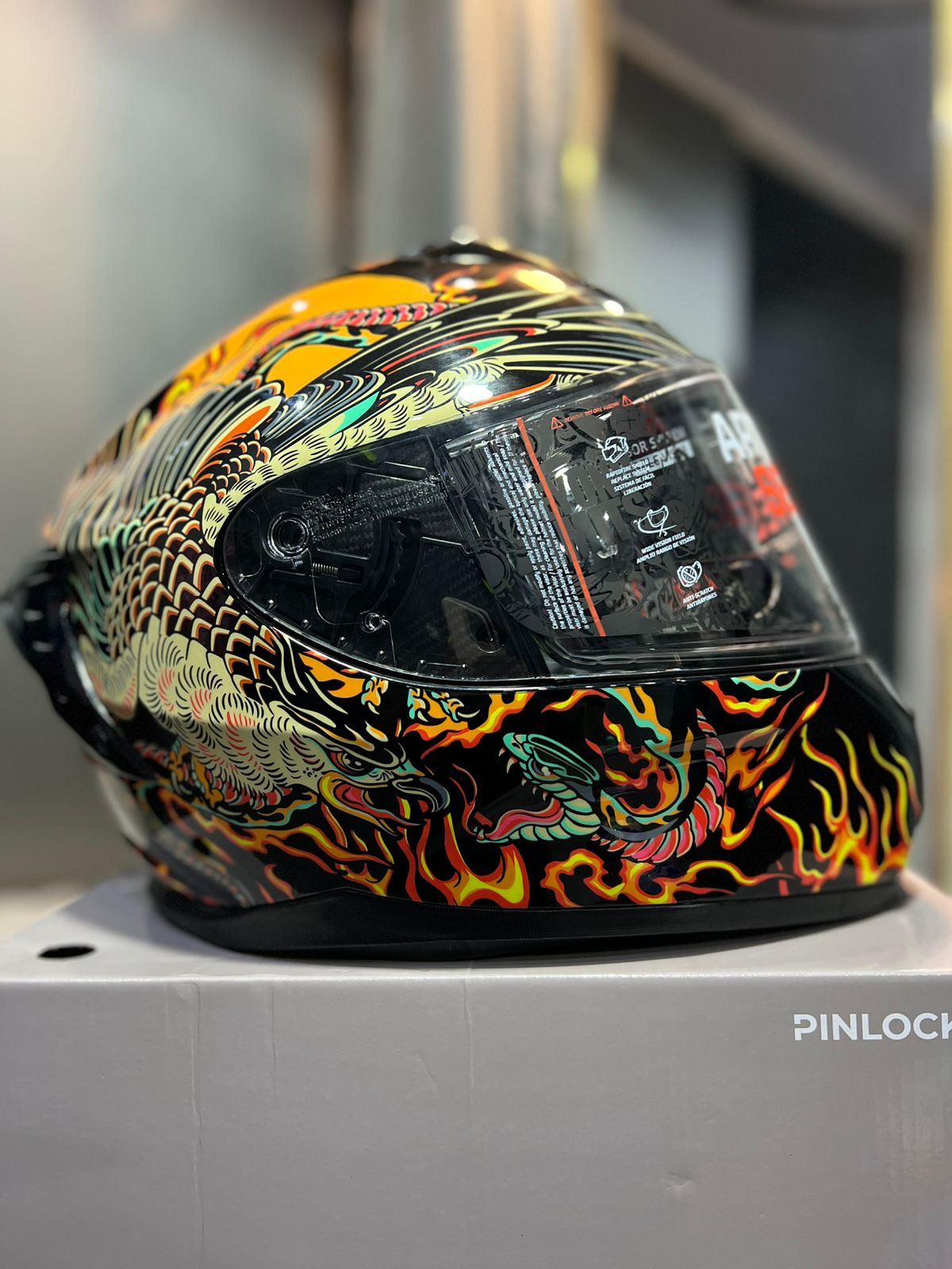 Casco SHAFT PRO SERIES 610DV Llamas Negro