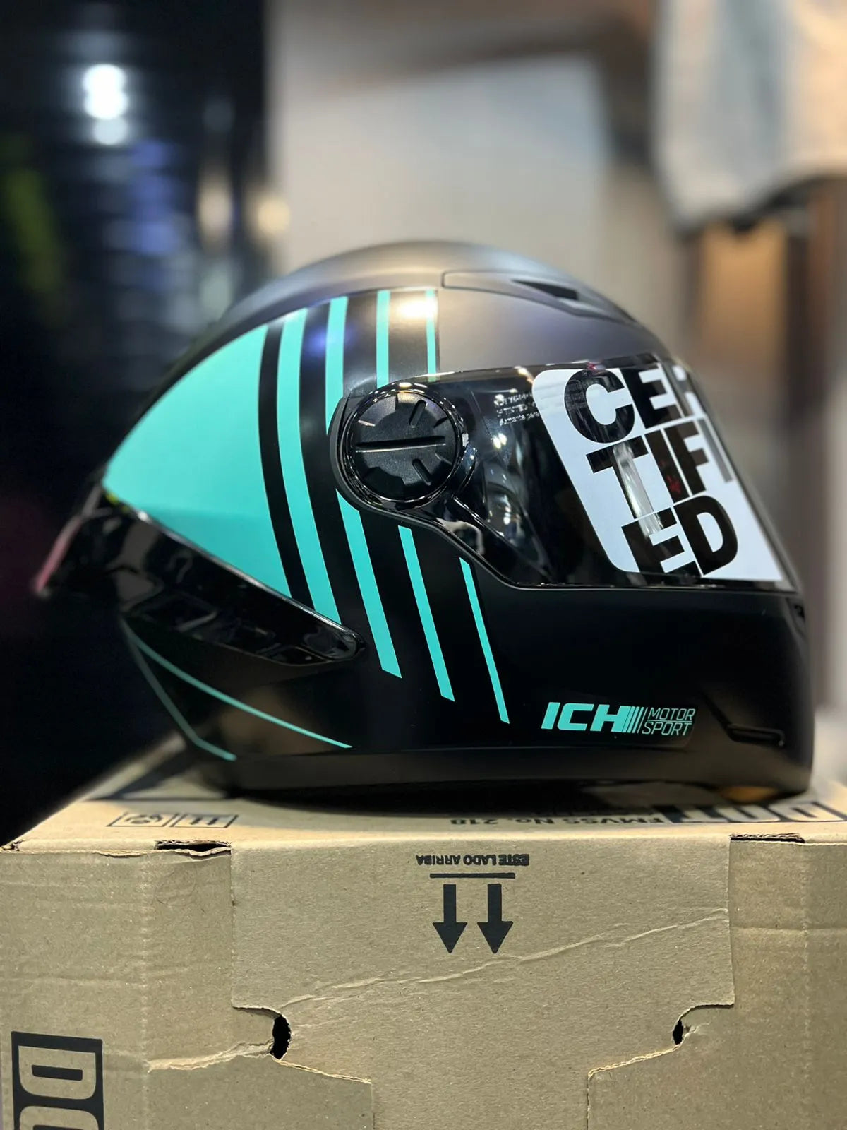 Casco Cerrado ICH 501SP Lauda Turquesa