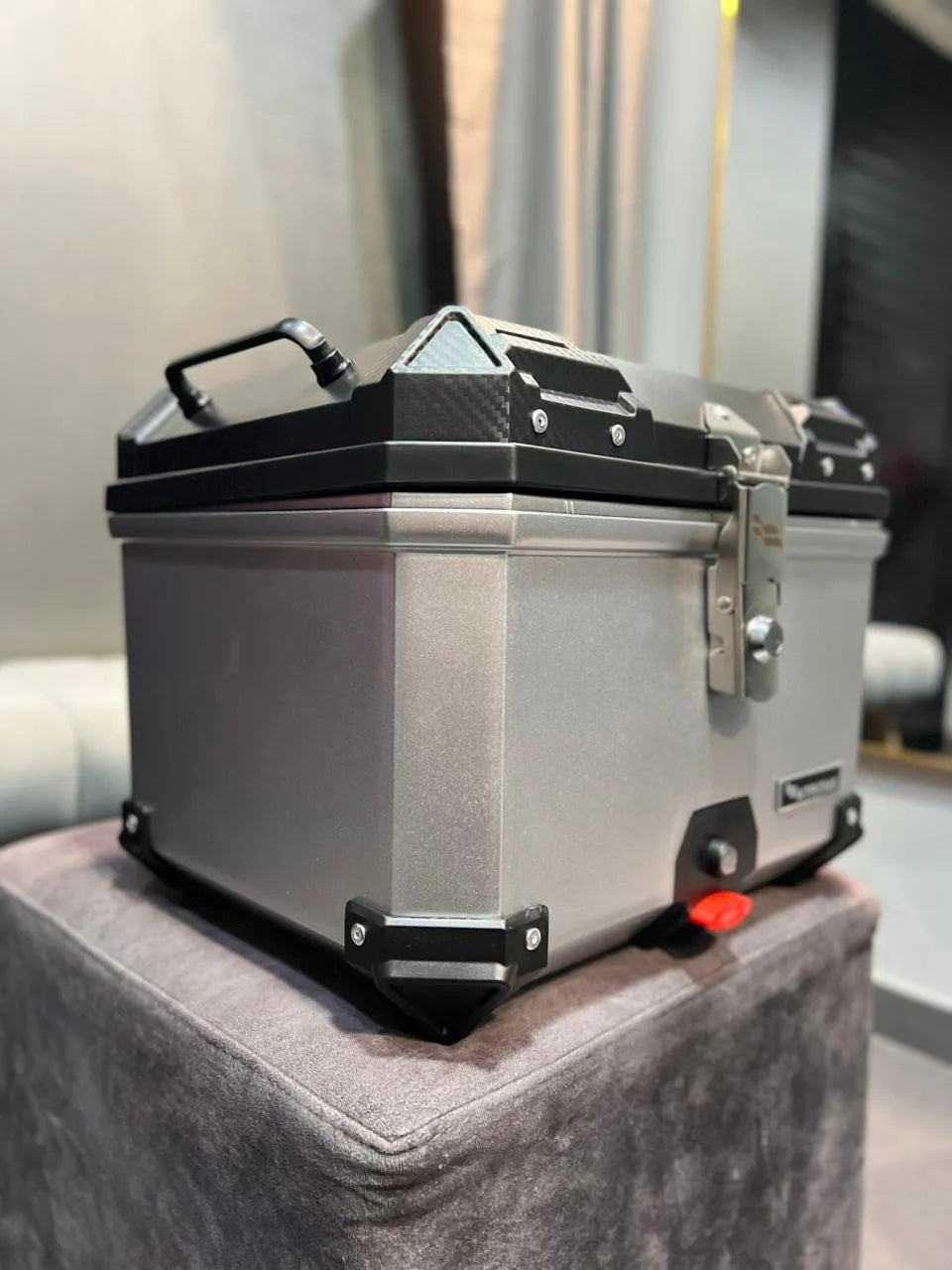 Maletero XTRONG 45 Litros Gris Doble Chapa